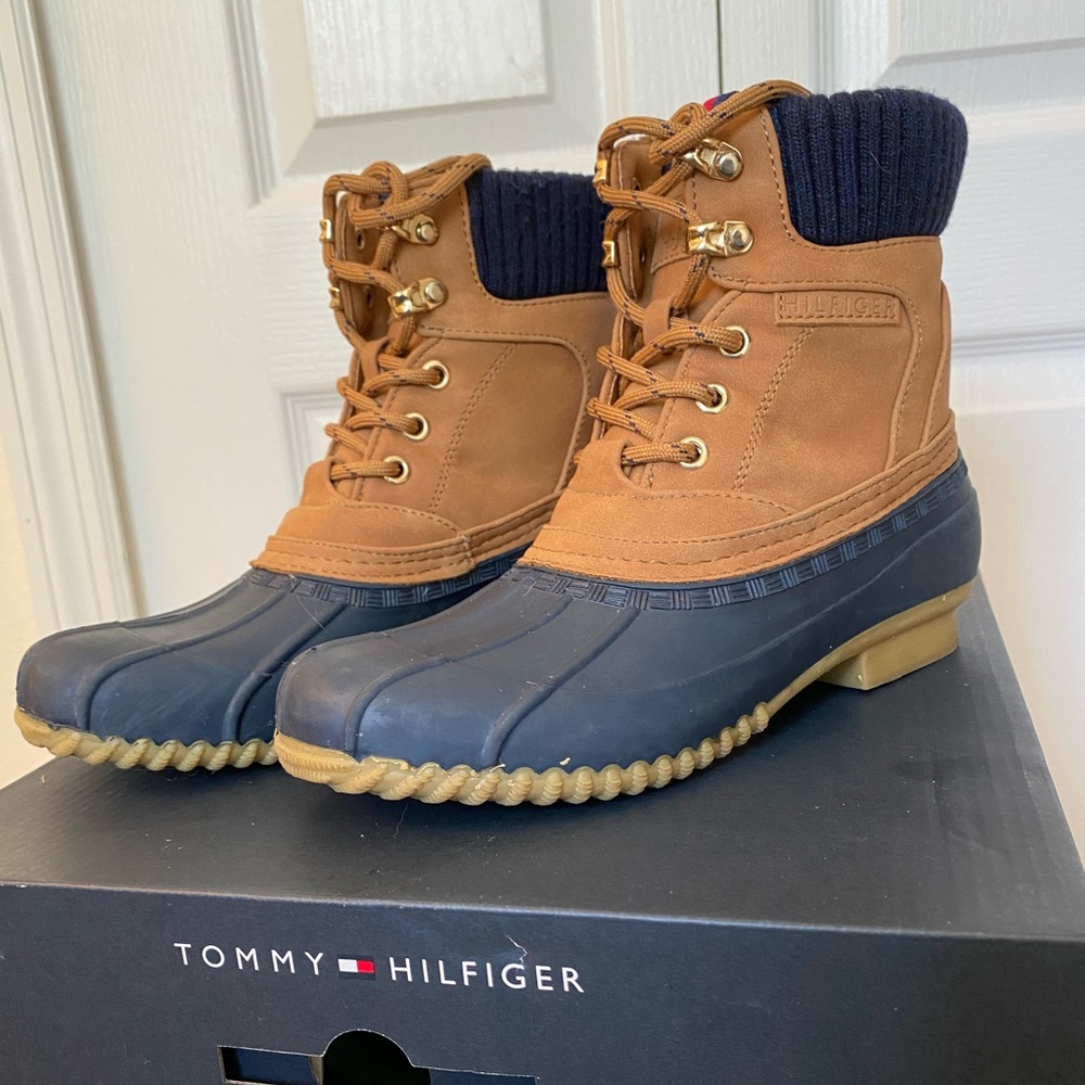 Tommy Hilfiger Duck Boots, Size 6, Like New!